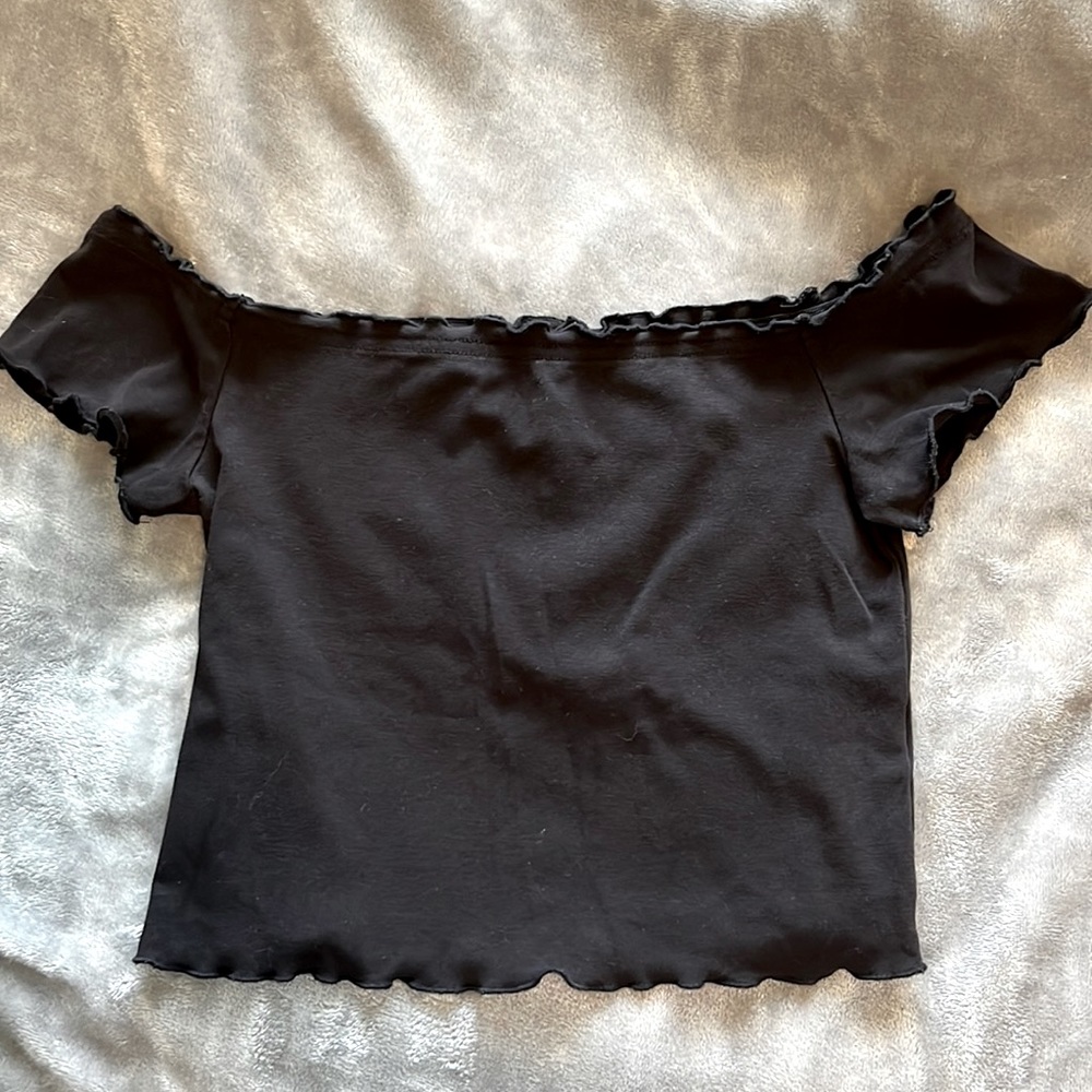 H&M off-shoulder crop top